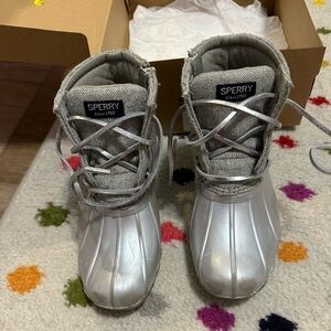 Size 11 sperry boots